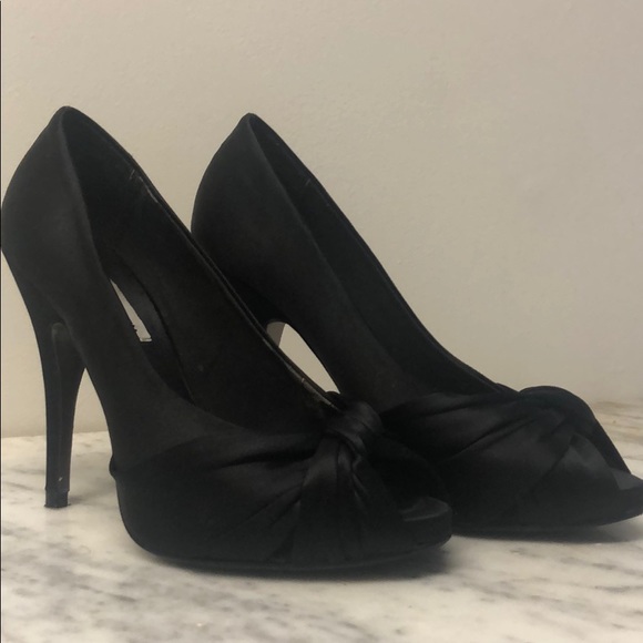 Steve Madden Satin Peep Toe Pumps - Picture 2 of 8